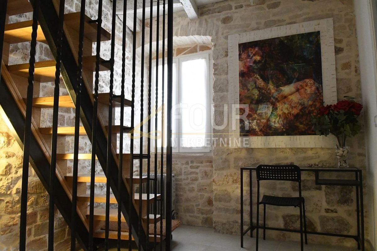 Istra, Bale, adaptirana kamnita hiša, 81 m².