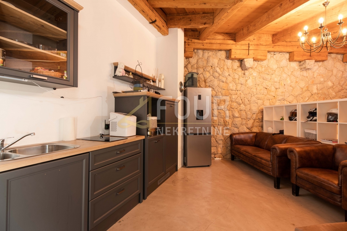 Hiša Crikvenica, 602m2