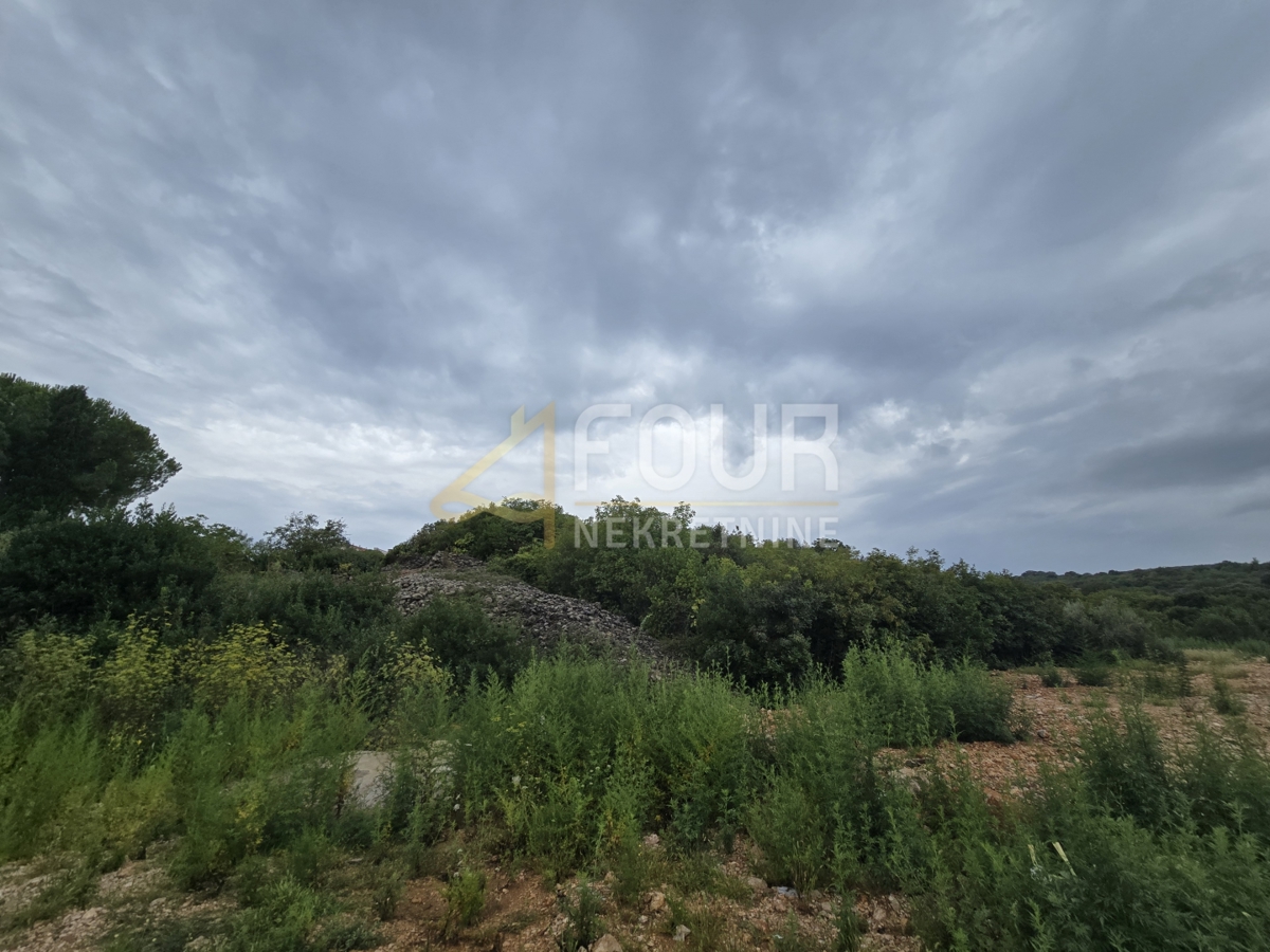 Zemljišče Krk, 1.300m2