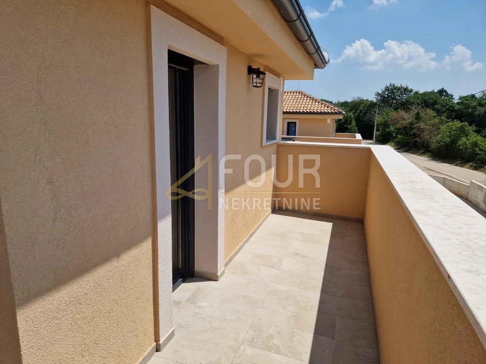 Hiša Svetvinčenat, 155m2