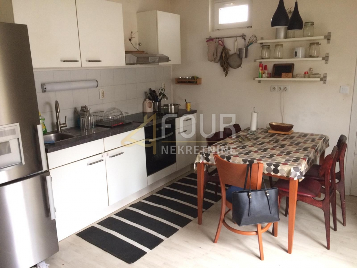 Hiša Žitnjak, Peščenica - Žitnjak, 70m2