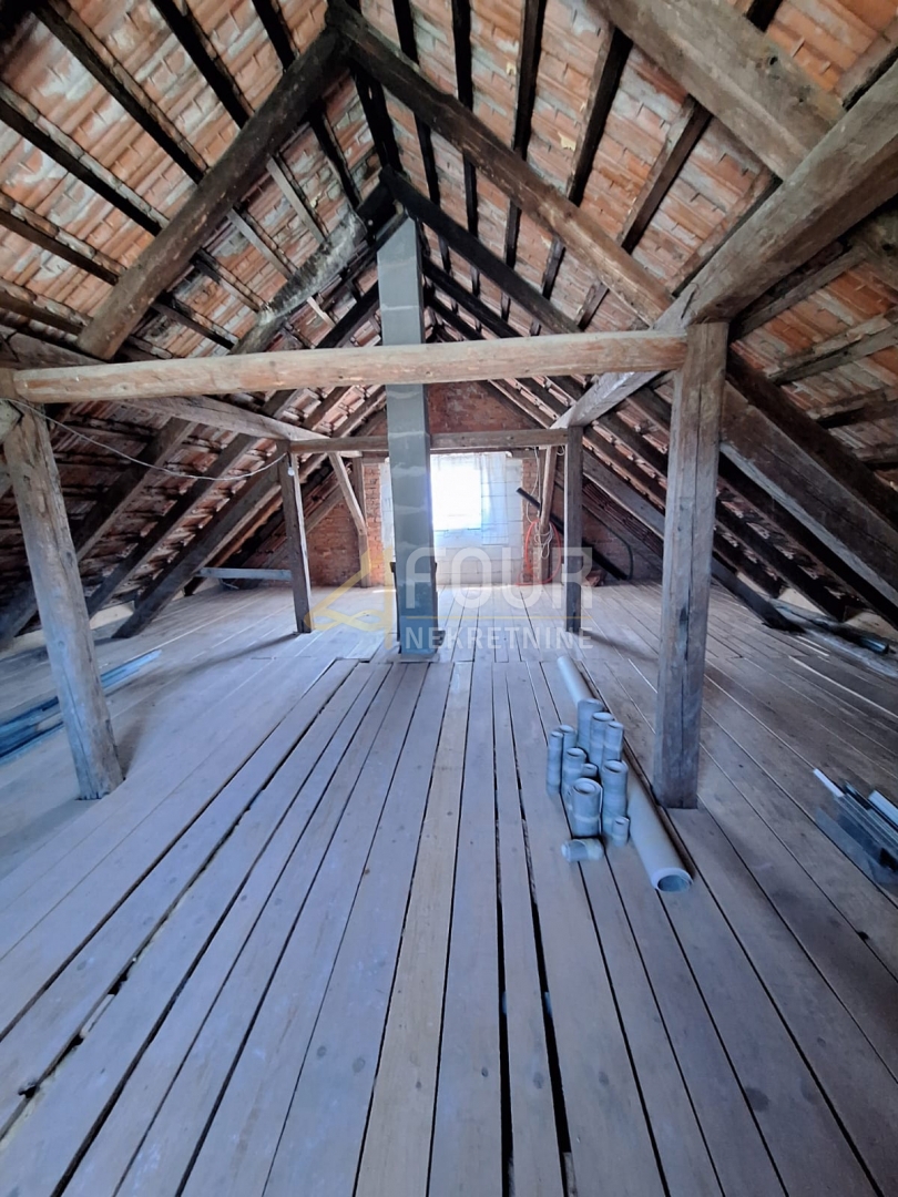 Hiša Vrbovsko, 140m2