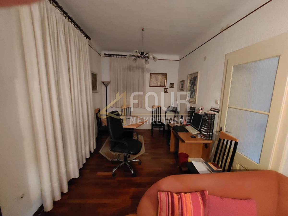 Hiša Mali Lošinj, 240m2