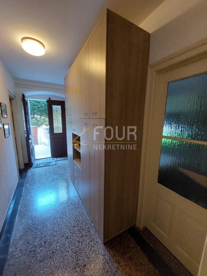 Hiša Mali Lošinj, 240m2