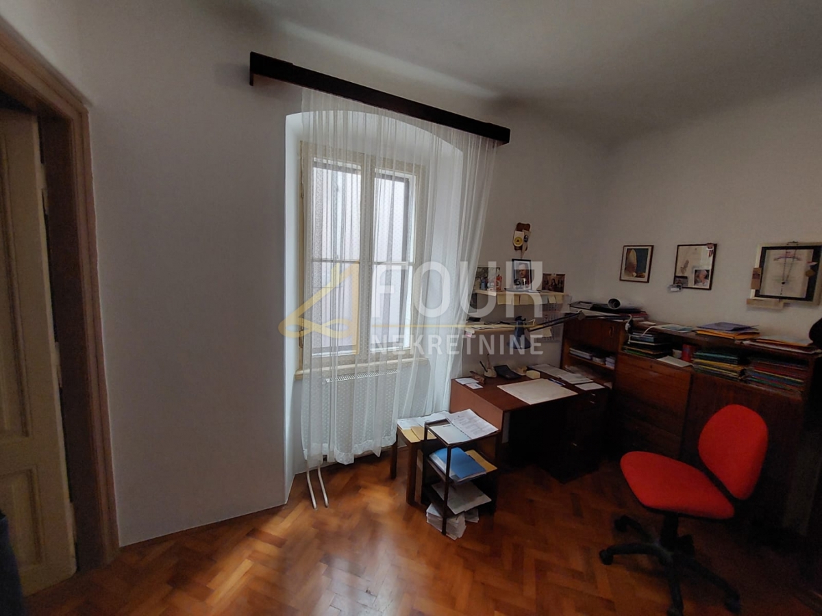 Hiša Mali Lošinj, 240m2