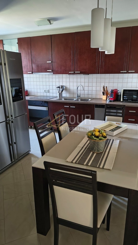 Ivanić Grad, 2 sobi, 60,47m2, balkon