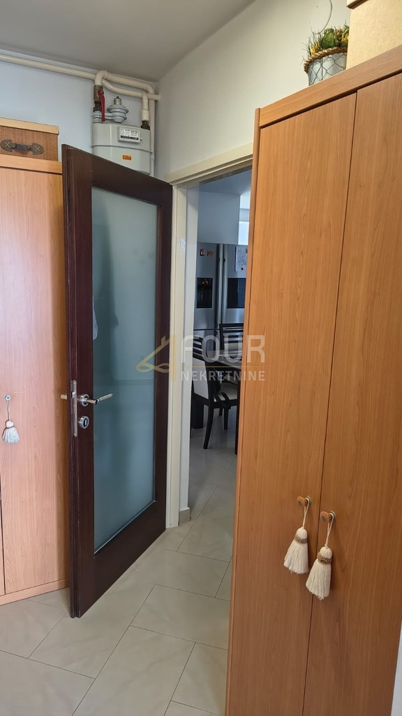 Ivanić Grad, 2 sobi, 60,47m2, balkon