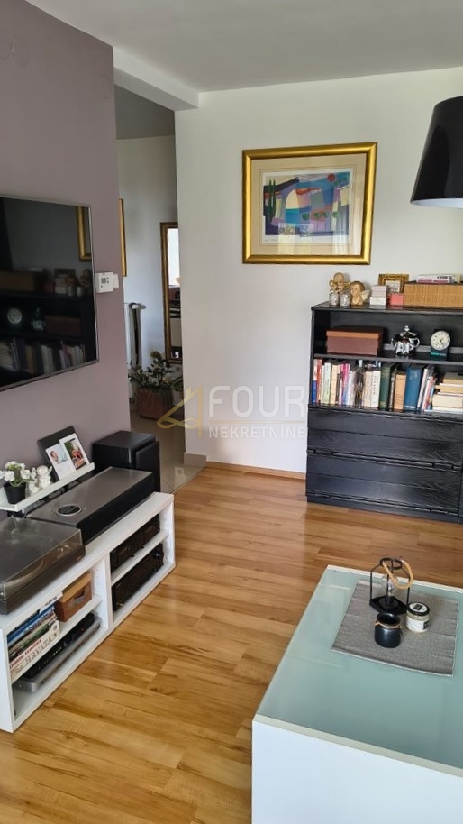 Ivanić Grad, 2 sobi, 60,47m2, balkon