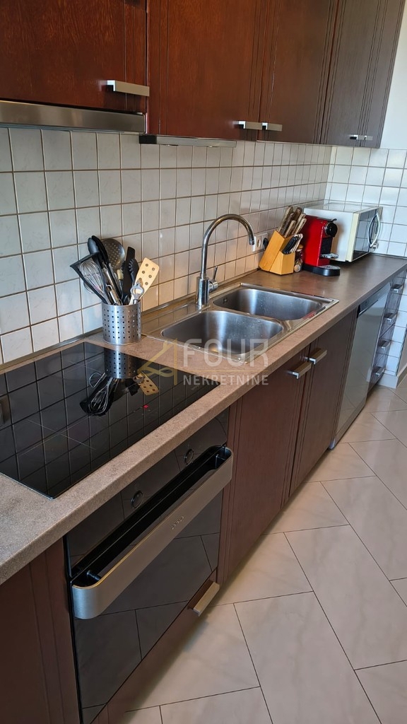 Ivanić Grad, 2 sobi, 60,47m2, balkon