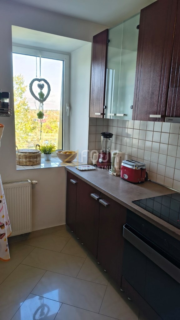 Ivanić Grad, 2 sobi, 60,47m2, balkon