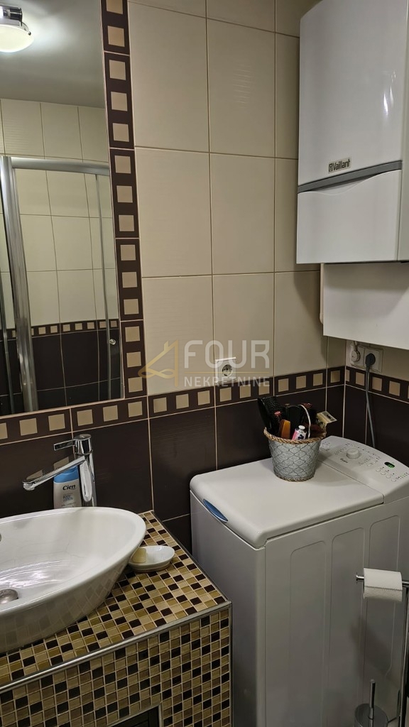 Ivanić Grad, 2 sobi, 60,47m2, balkon