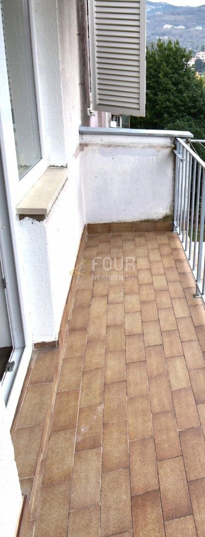 Opatija, 2s + dnevna soba, 57m2, pogled na morje