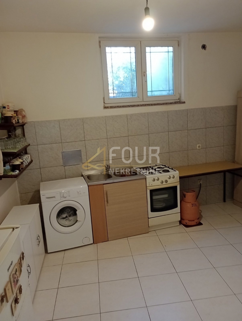 Hiša Veli vrh, Pula, 90m2