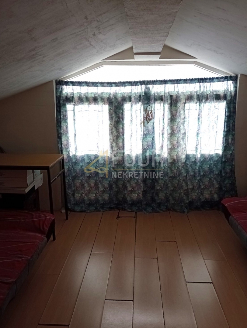 Hiša Veli vrh, Pula, 90m2