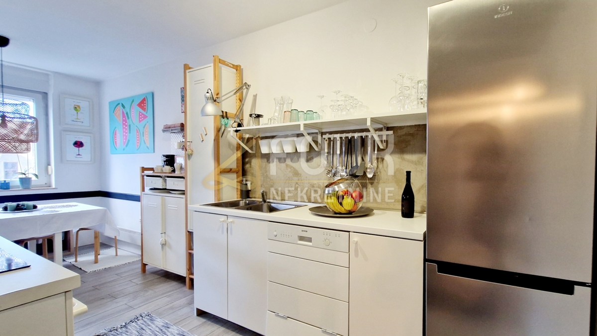 Stanovanje Centar, Pula, 96,36m2