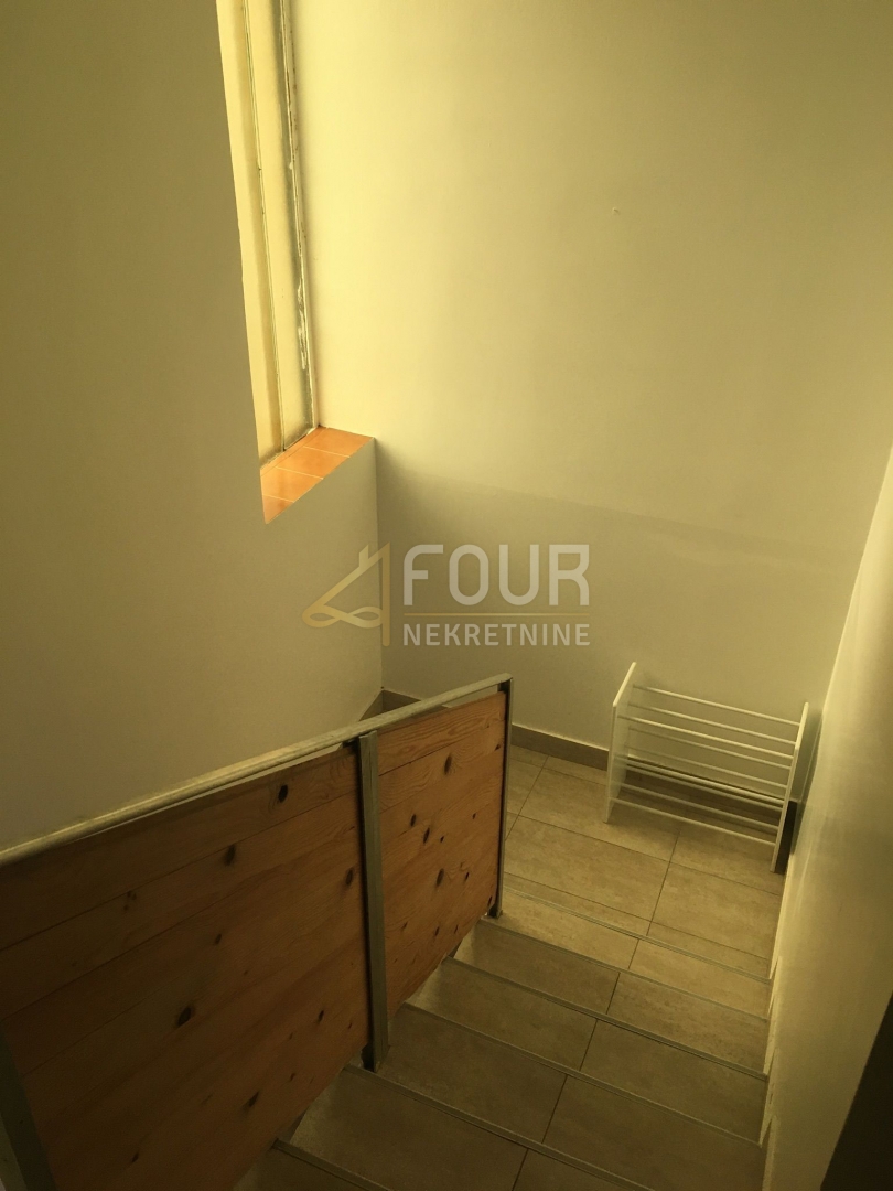 Hiša Trget, Raša, 247,26m2