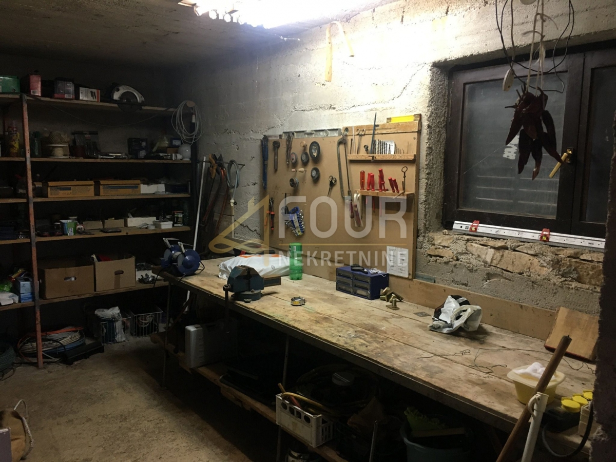 Hiša Trget, Raša, 247,26m2