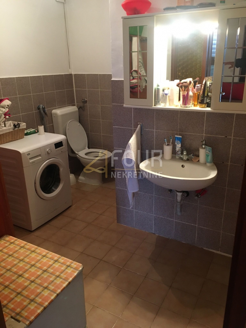 Hiša Trget, Raša, 247,26m2