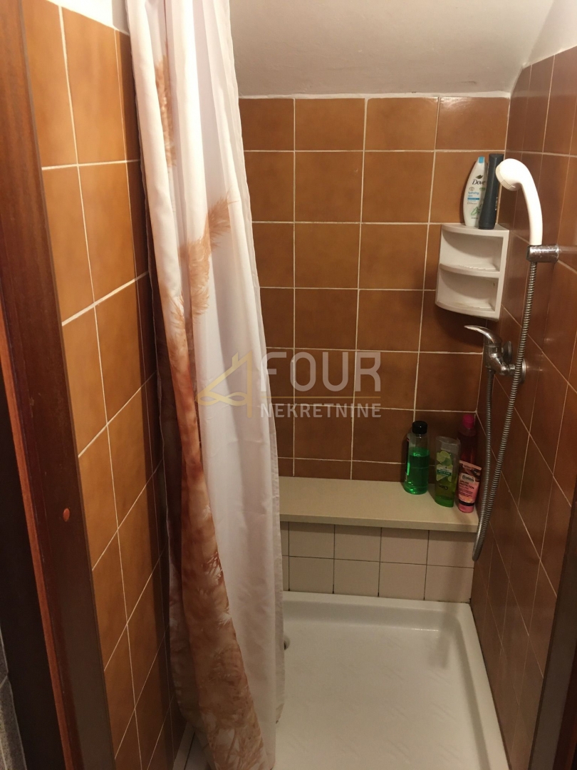 Hiša Trget, Raša, 247,26m2