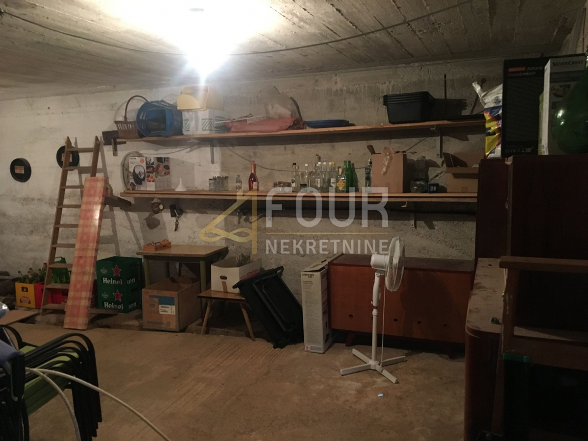 Hiša Trget, Raša, 247,26m2