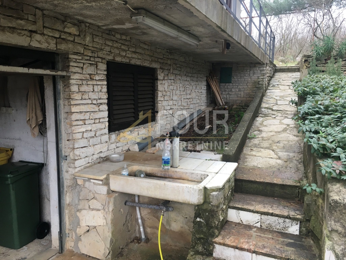 Hiša Trget, Raša, 247,26m2