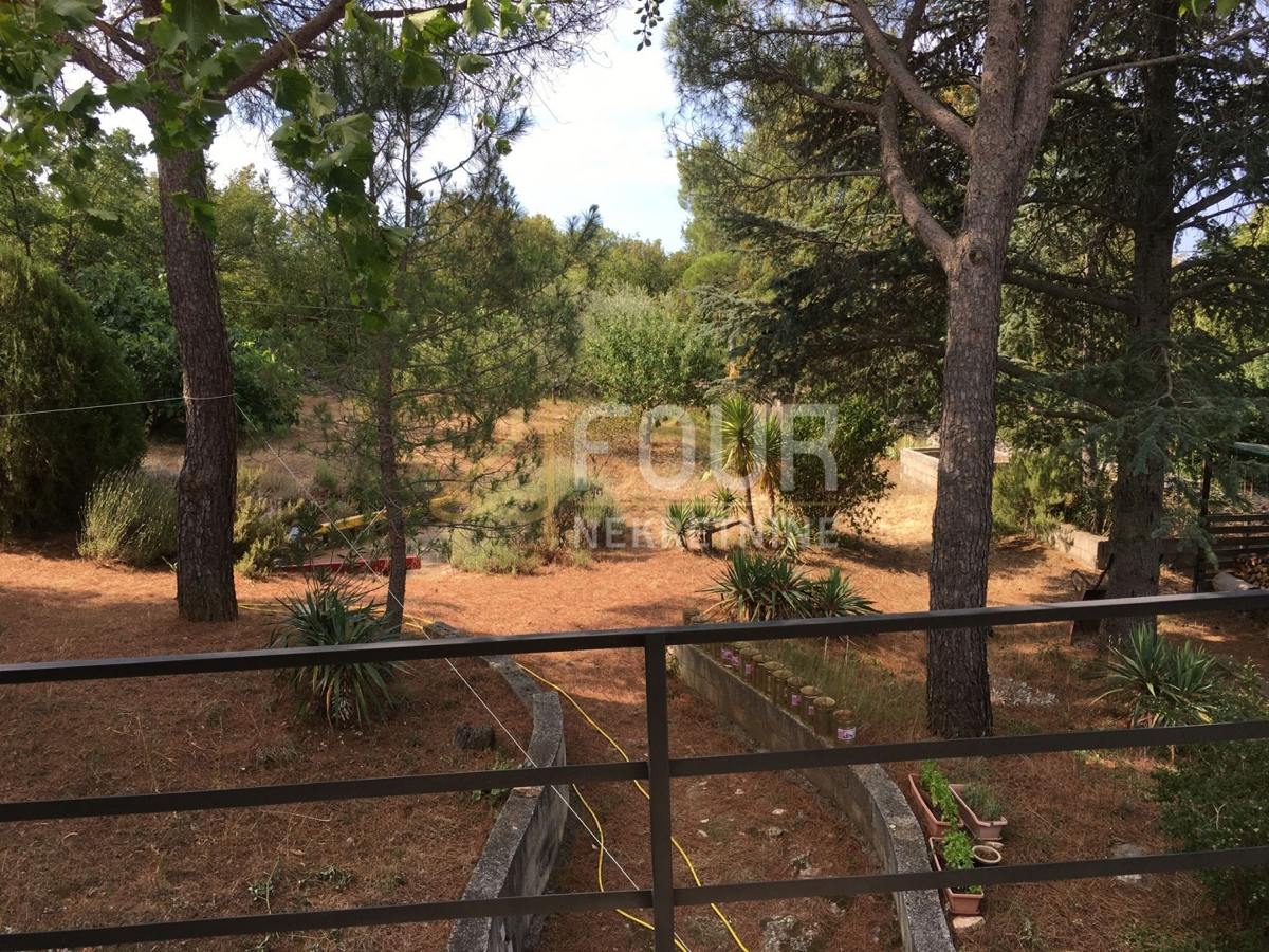 Hiša Trget, Raša, 247,26m2