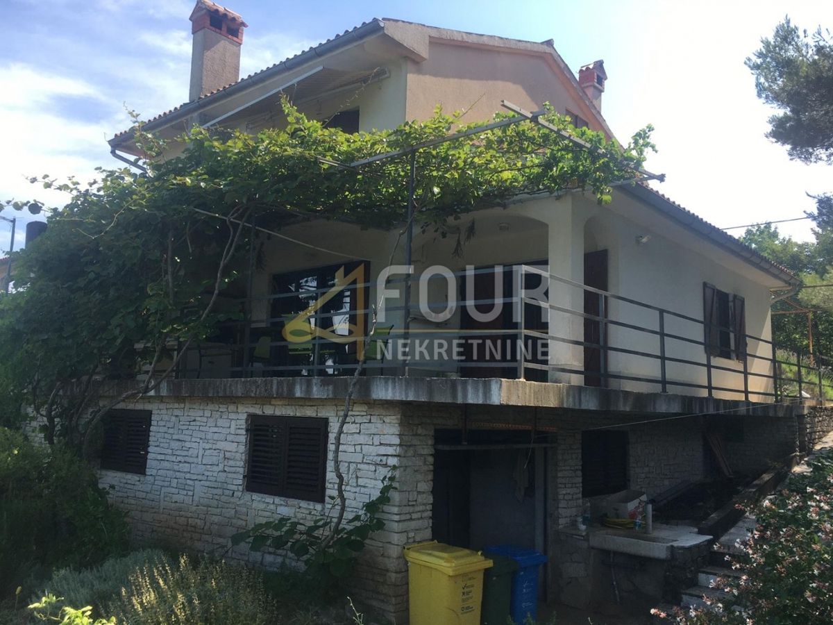 Hiša Trget, Raša, 247,26m2