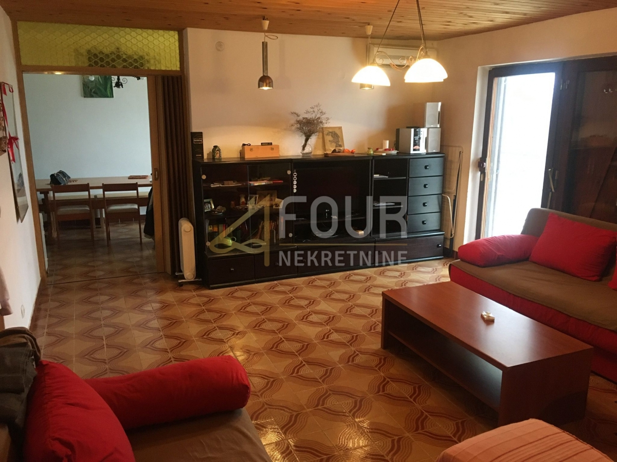 Hiša Trget, Raša, 247,26m2