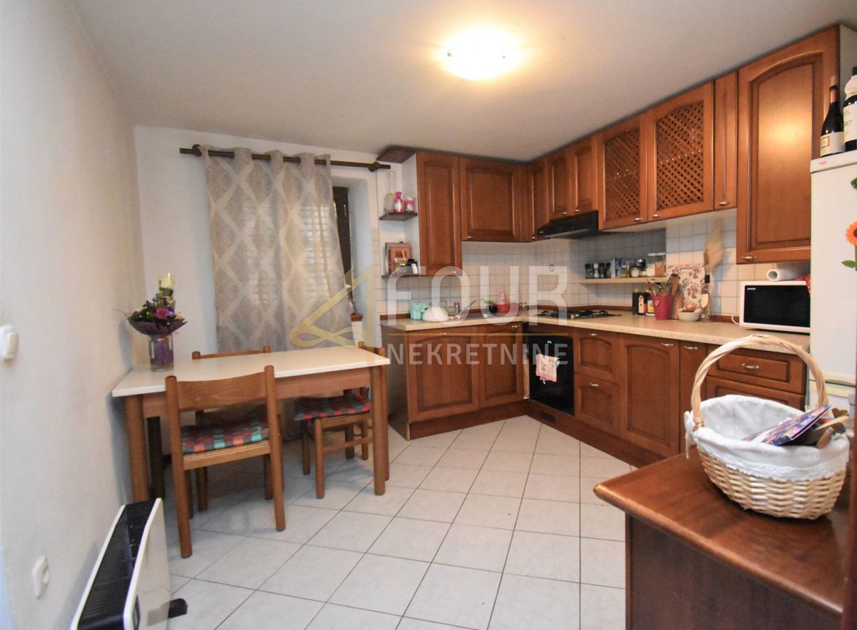 Stanovanje Motovun, 100m2