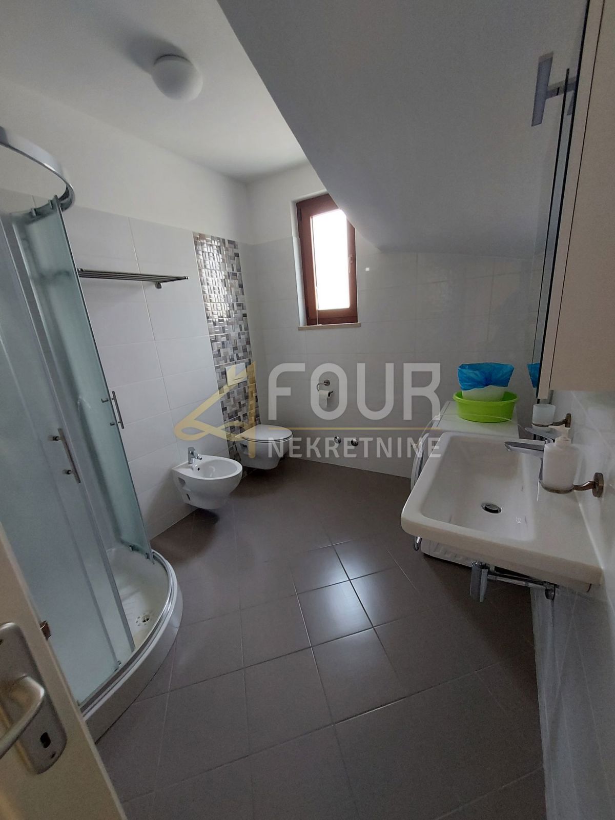 Hiša Kaštelir, Kaštelir-Labinci, 180m2