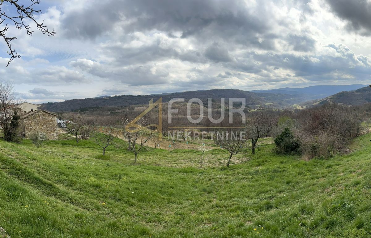 Zemljišče Buzet, 2.744m2
