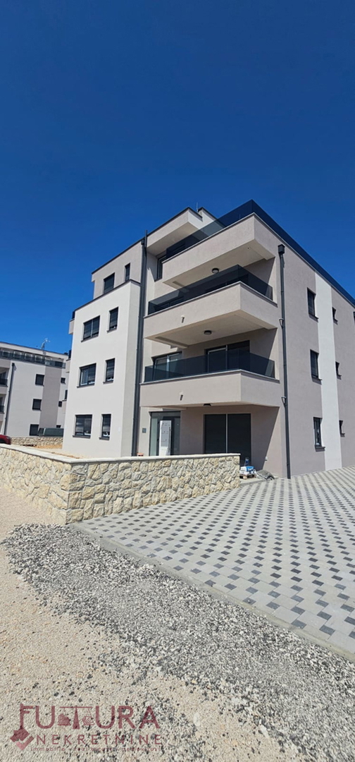Pag - Mandre, stanovanje 90,85 m2, prodaja, strešna terasa, razgled, novo, lokacija!