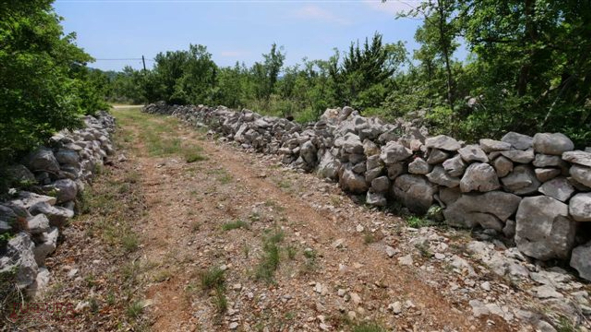 STARIGRAD - SELINE, PRODAJA GRADBENIŠKEGA ZEMLJIŠČA 3264 M2