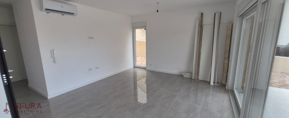 PAG - MANDRE, STANOVANJE 73,25 M2, PRODAJA, VRT, NOVO, LOKACIJA!