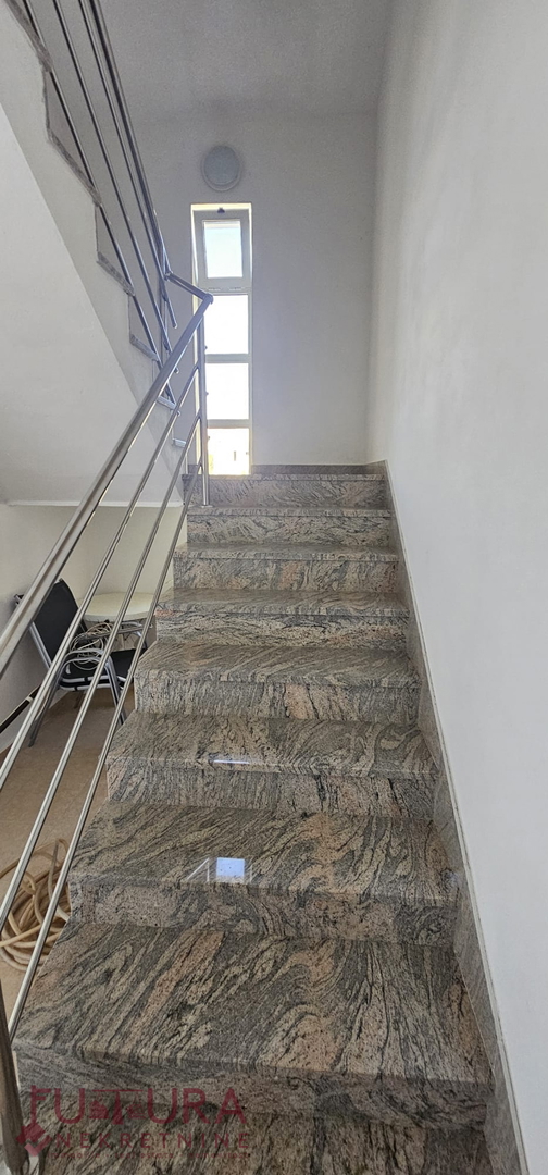 PAG - POVLJANA, HIŠA 300 M2, 6 STANOVANJ, PRODAJA, GARAŽA, RAZGLED, LOKACIJA!