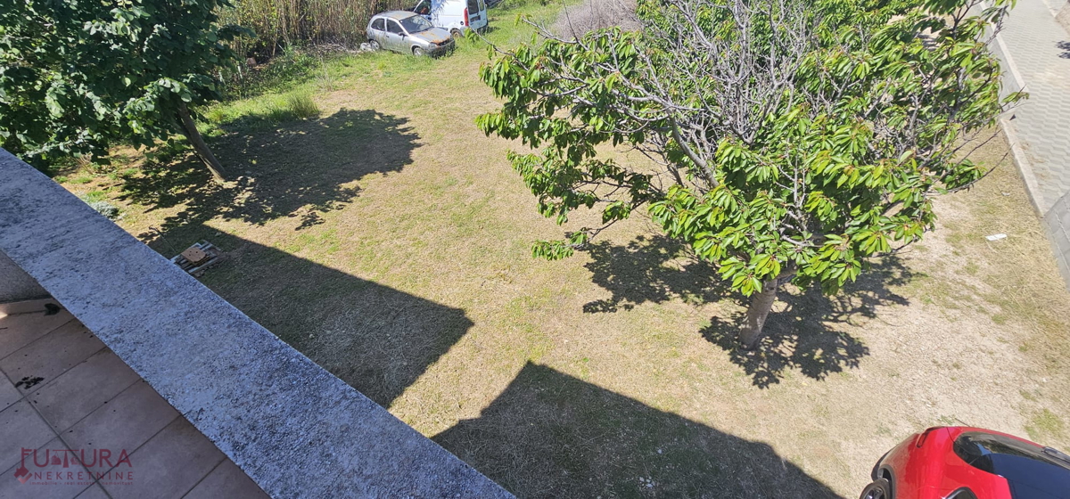 PAG - POVLJANA, HIŠA 300 M2, 6 STANOVANJ, PRODAJA, GARAŽA, RAZGLED, LOKACIJA!