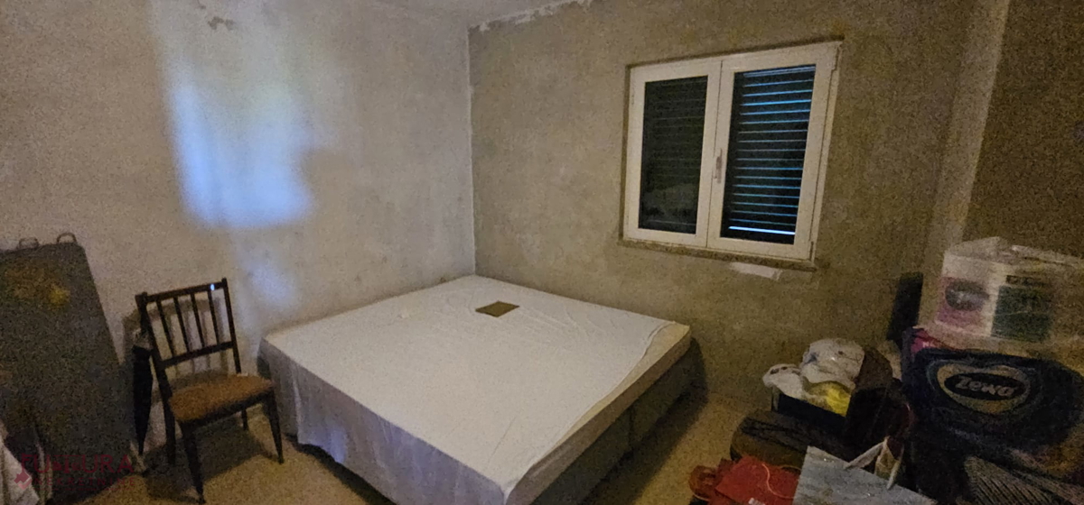 PAG - POVLJANA, HIŠA 300 M2, 6 STANOVANJ, PRODAJA, GARAŽA, RAZGLED, LOKACIJA!