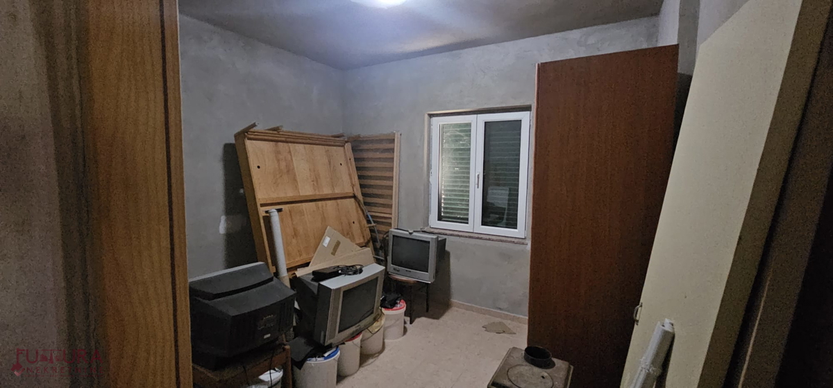 PAG - POVLJANA, HIŠA 300 M2, 6 STANOVANJ, PRODAJA, GARAŽA, RAZGLED, LOKACIJA!
