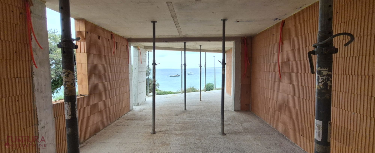 AKCIJA!! PAG - MANDRE, STANOVANJE 154,06 M2, PRODAJA, PRVA VRSTA OB MORJU, RAZGLED, NOVO, VRT, DVIGALO!!!