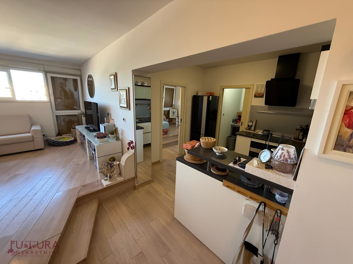 ZADAR - POLOTOČJE, STANOVANJE 65 M2, PRODAJA, POGLED NA MORJE, LOKACIJA!