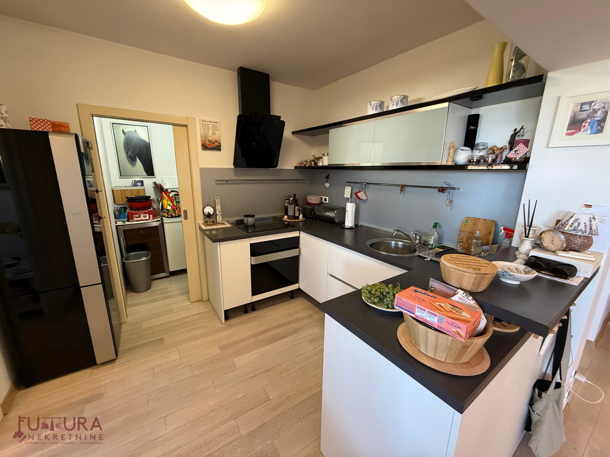 ZADAR - POLOTOČJE, STANOVANJE 65 M2, PRODAJA, POGLED NA MORJE, LOKACIJA!