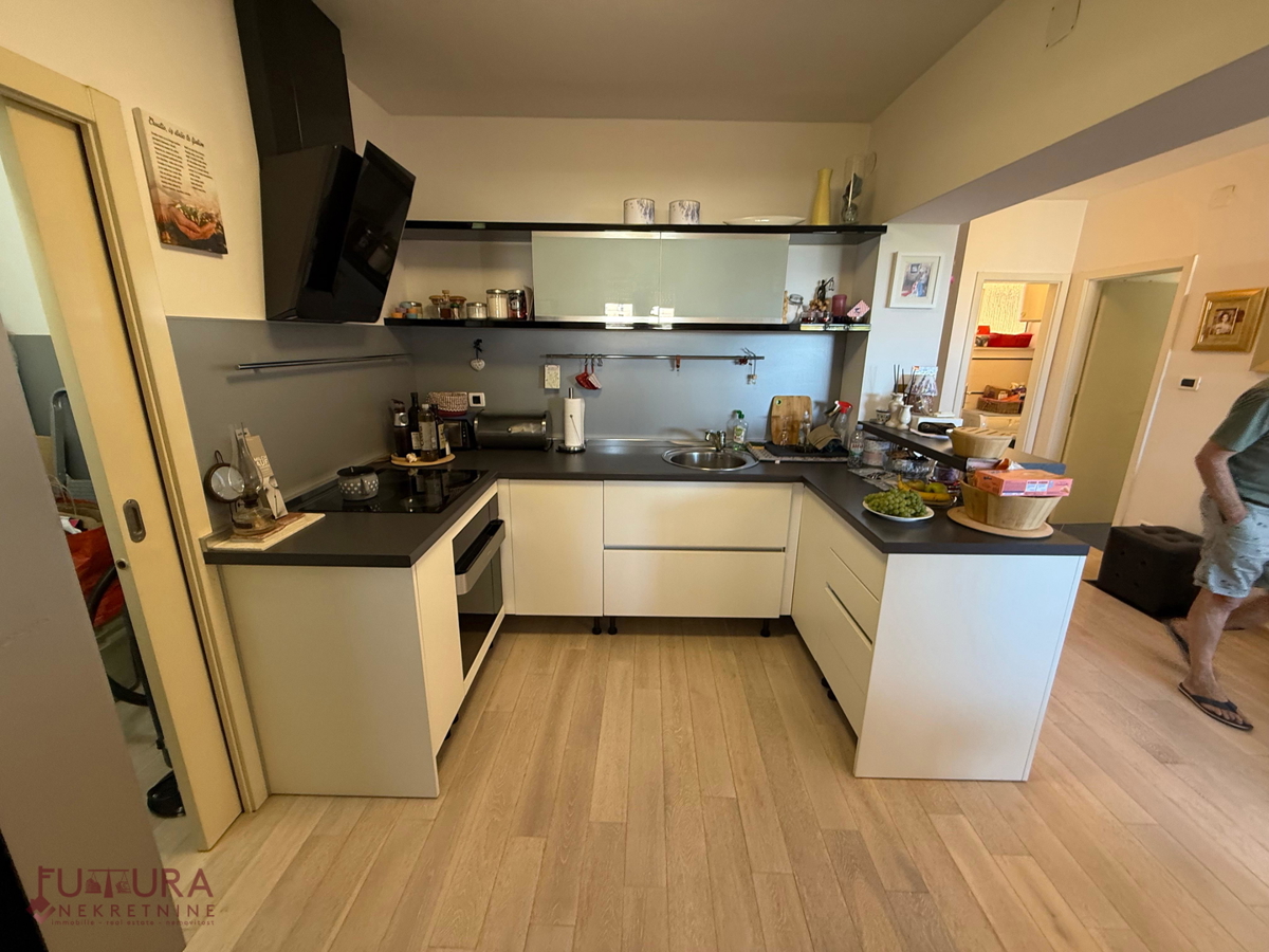 ZADAR - POLOTOČJE, STANOVANJE 65 M2, PRODAJA, POGLED NA MORJE, LOKACIJA!