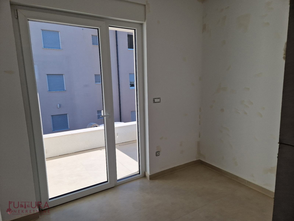 PAG - MANDRE, STANOVANJE 71 M2, PRODAJA, NOVO, VRT!!!