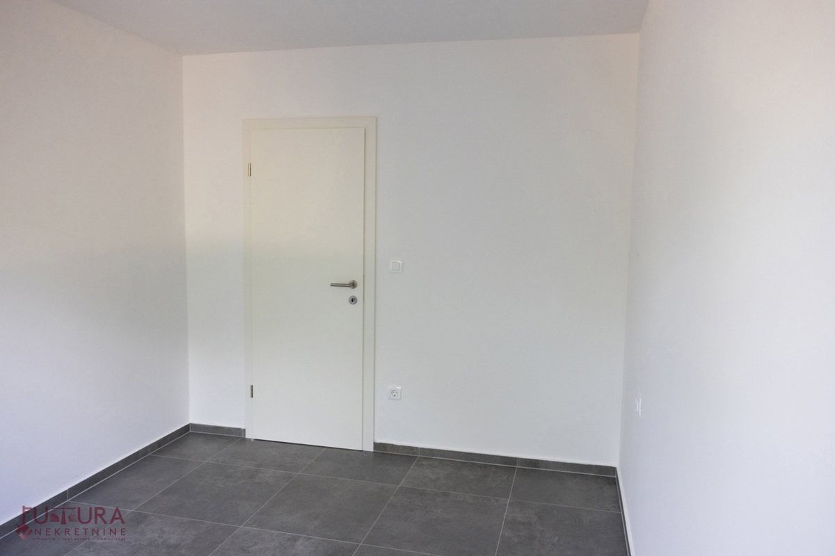 PAG - MANDRE, STANOVANJE 101,52 M2, PRODAJA, NOVO, VRT, GARAŽA, LOKACIJA