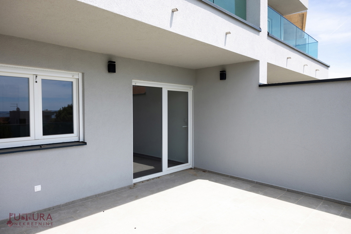PAG - MANDRE, STANOVANJE 101,52 M2, PRODAJA, NOVO, VRT, GARAŽA, LOKACIJA