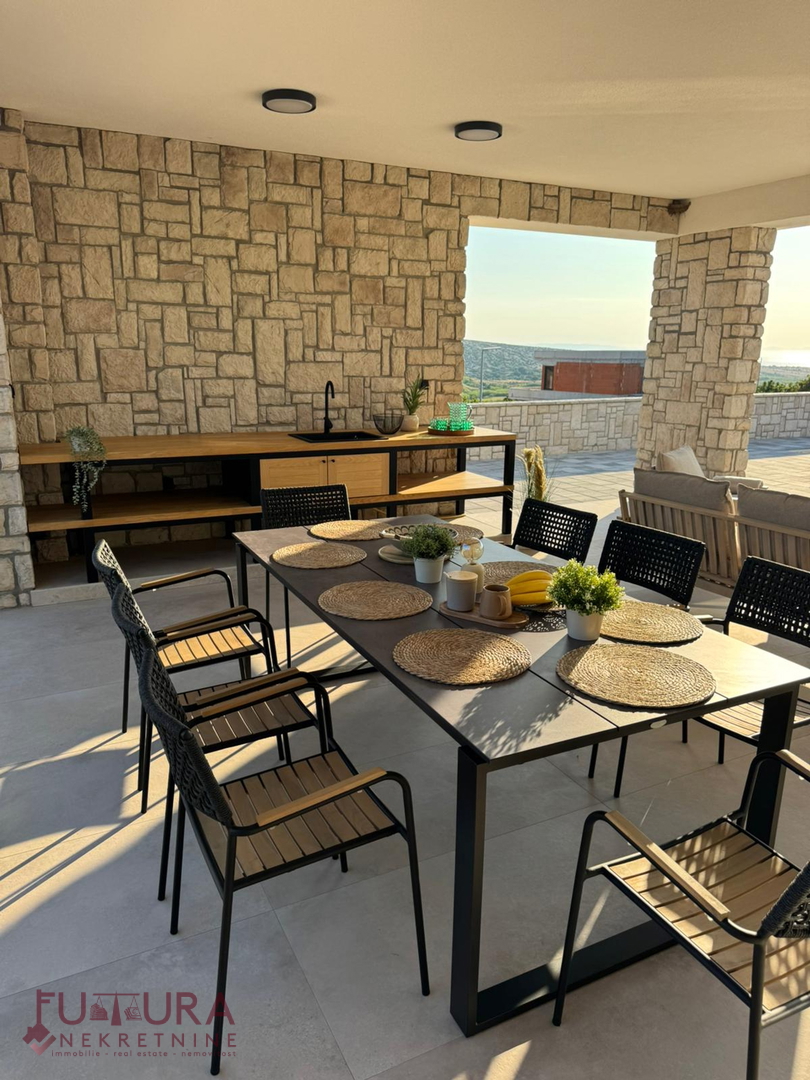 PAG - KOLAN, PRODAJA VILE 190 M2, NOVO, BAZEN, POGLED!!!