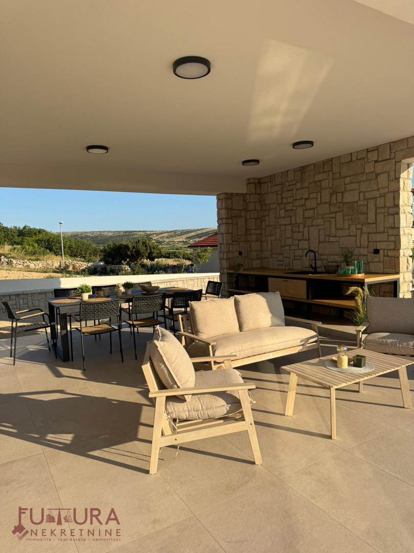 PAG - KOLAN, PRODAJA VILE 190 M2, NOVO, BAZEN, POGLED!!!
