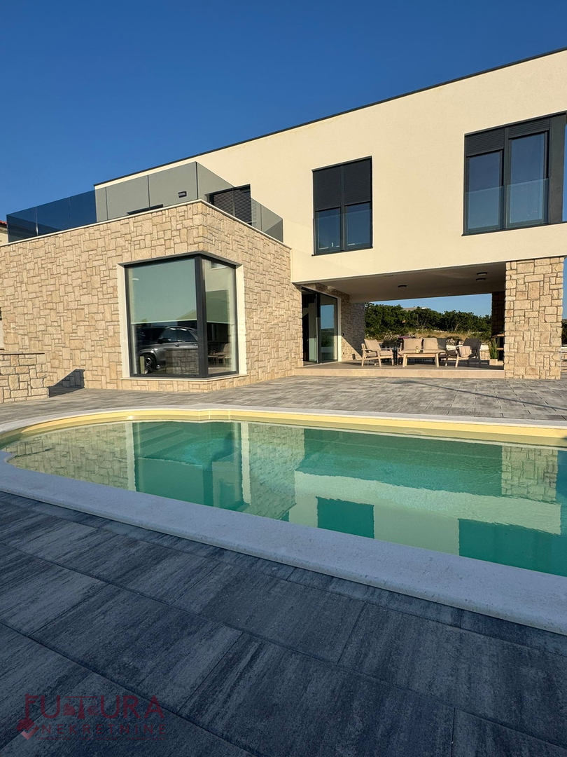 PAG - KOLAN, PRODAJA VILE 190 M2, NOVO, BAZEN, POGLED!!!