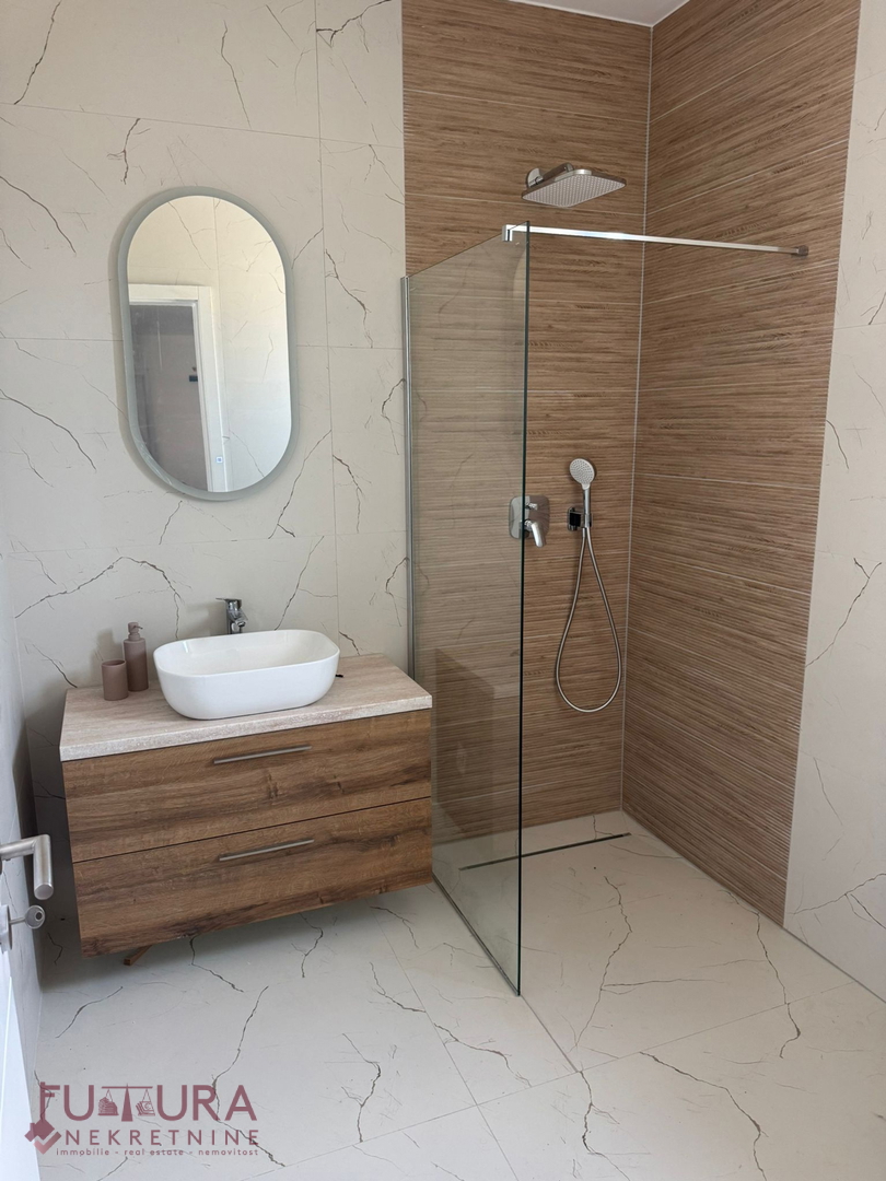 PAG - KOLAN, PRODAJA VILE 190 M2, NOVO, BAZEN, POGLED!!!
