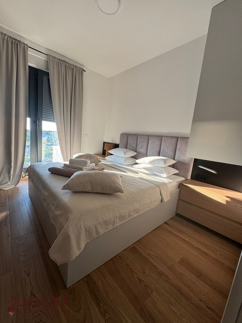 PAG - KOLAN, PRODAJA VILE 190 M2, NOVO, BAZEN, POGLED!!!